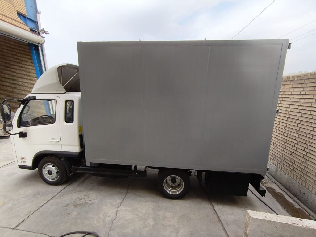 چاپ استیکر روی کامیون